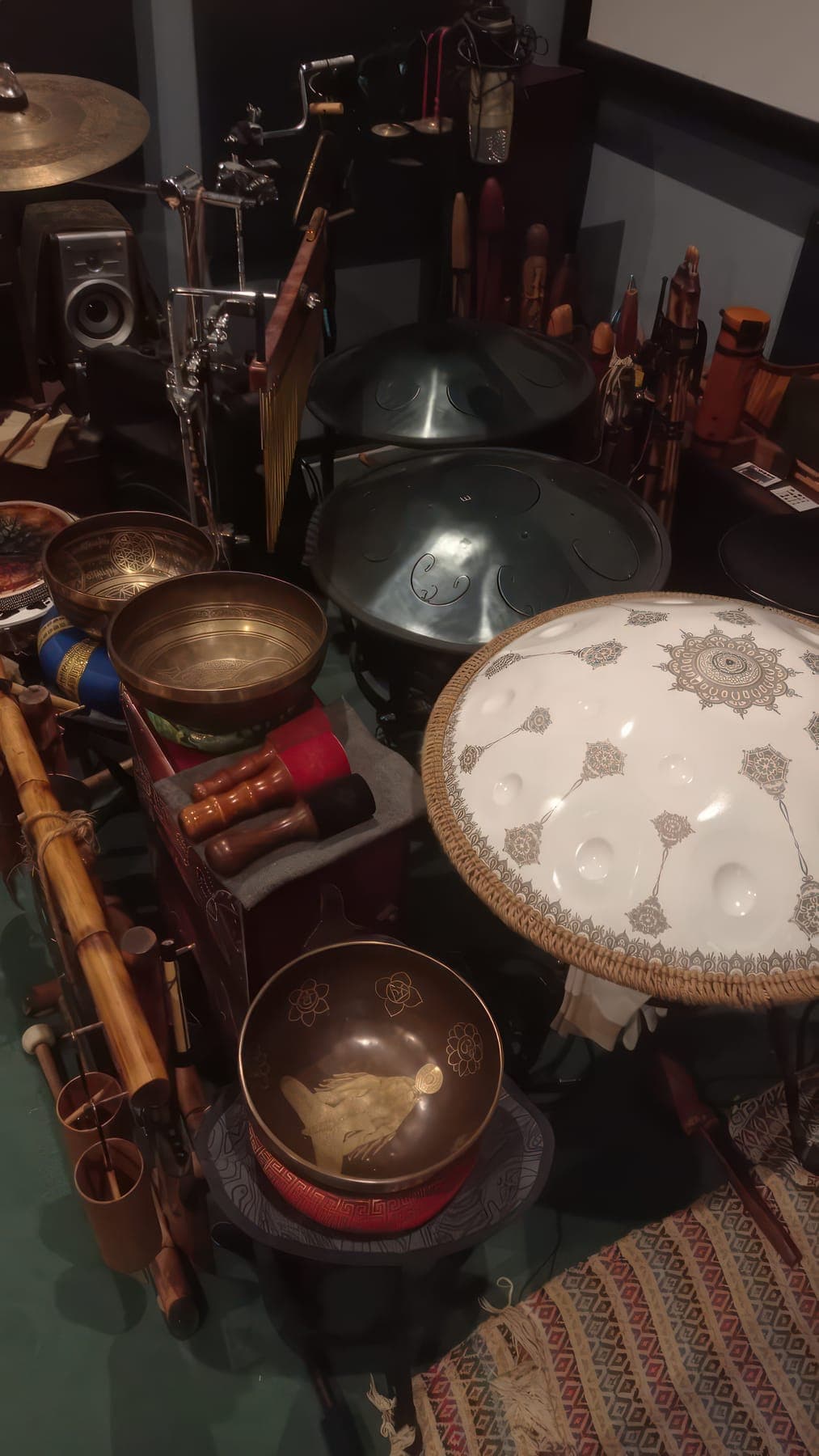 Handpans, singing bowls, flutes and chimes in the Anāhata Room
